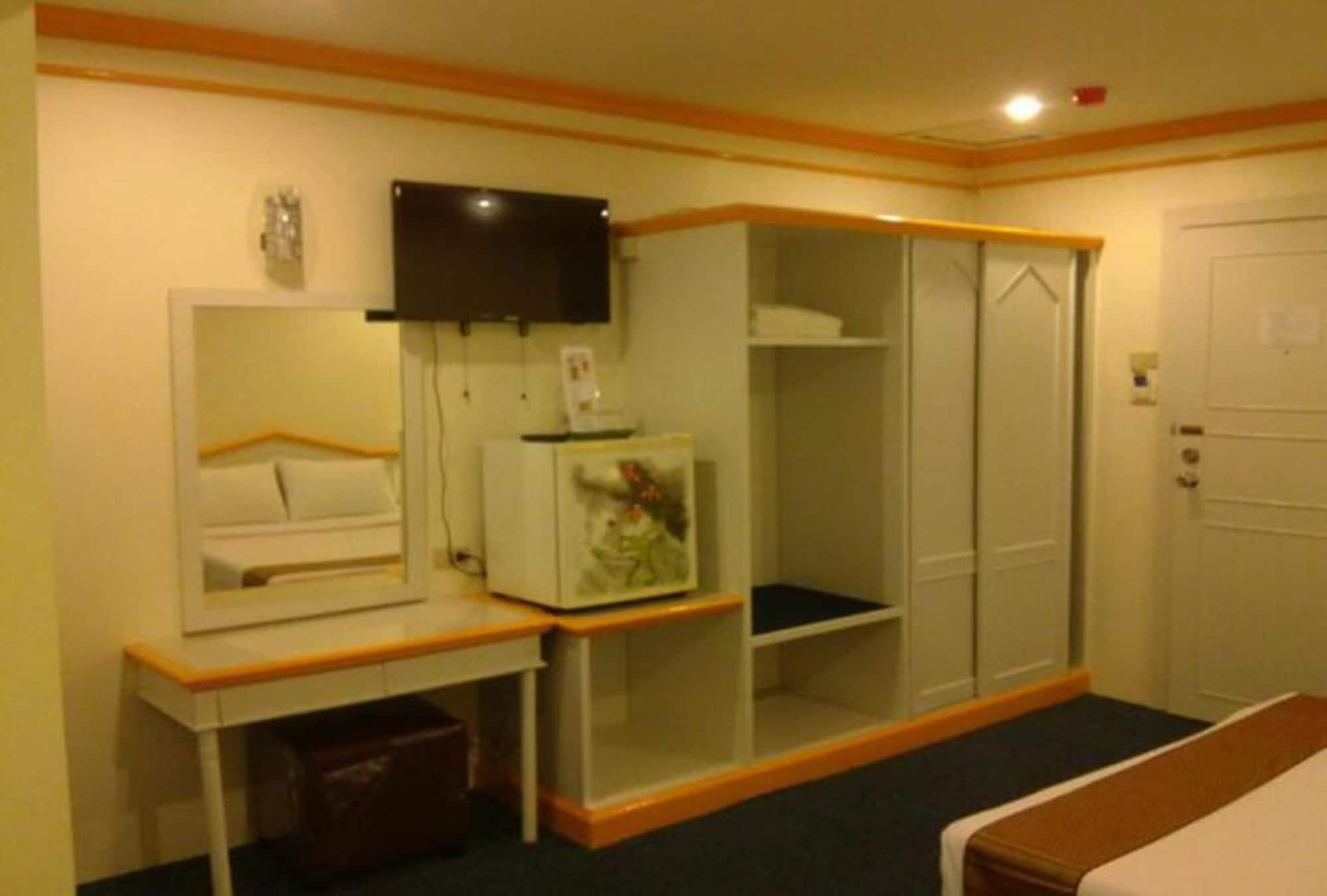 Asia Grand Hotel Hat Yai Bagian luar foto