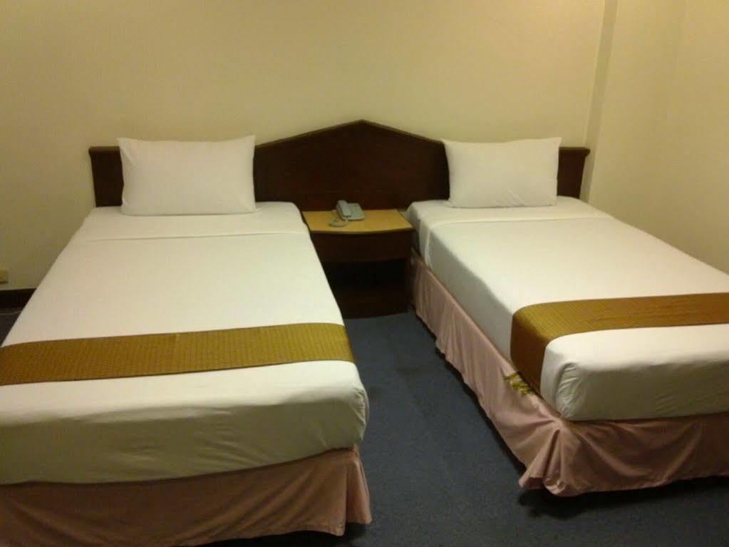 Asia Grand Hotel Hat Yai Bagian luar foto