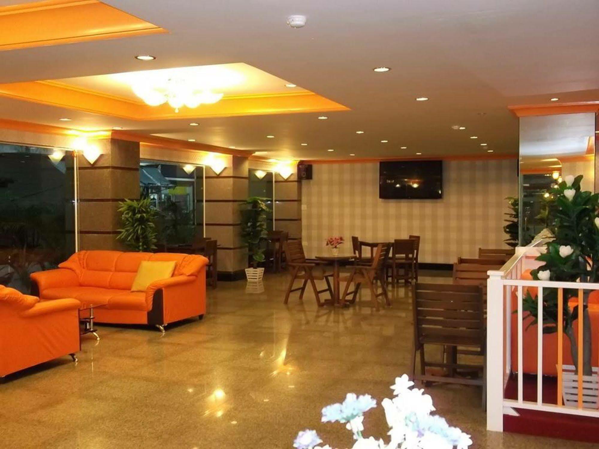 Asia Grand Hotel Hat Yai Bagian luar foto